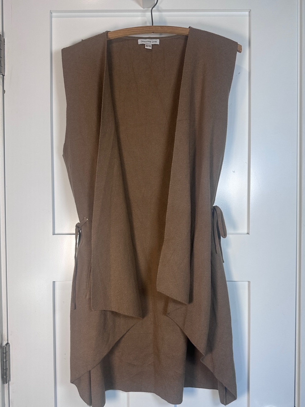 Crosstree Lane Brown Sleeveless Drape Front Open Sweater Vest with Pockets